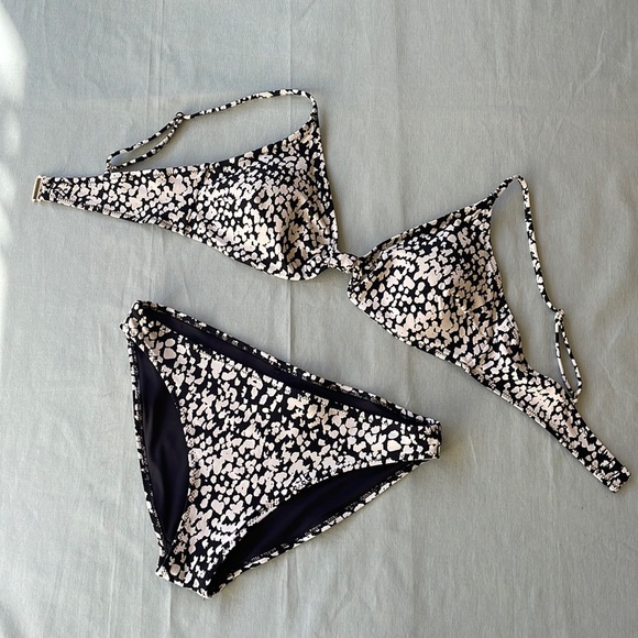 Black and White Bikini Set. - Picture 13 of 13